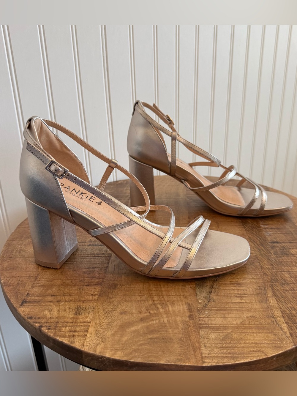 FRANKIE4 Paige Champagne Gold Metallic Strappy Block Heel Sandals Size 9.5
